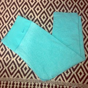 NIKE large cropped leggings dri - fit